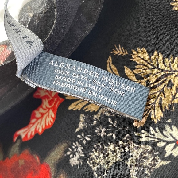 Alexander McQueen 100% Silk Made in Italy Floral Shawl - Picture 3 of 6